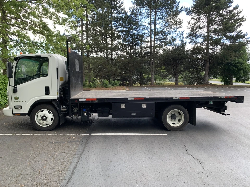 2024 Isuzu Elf - Image 9 of 25