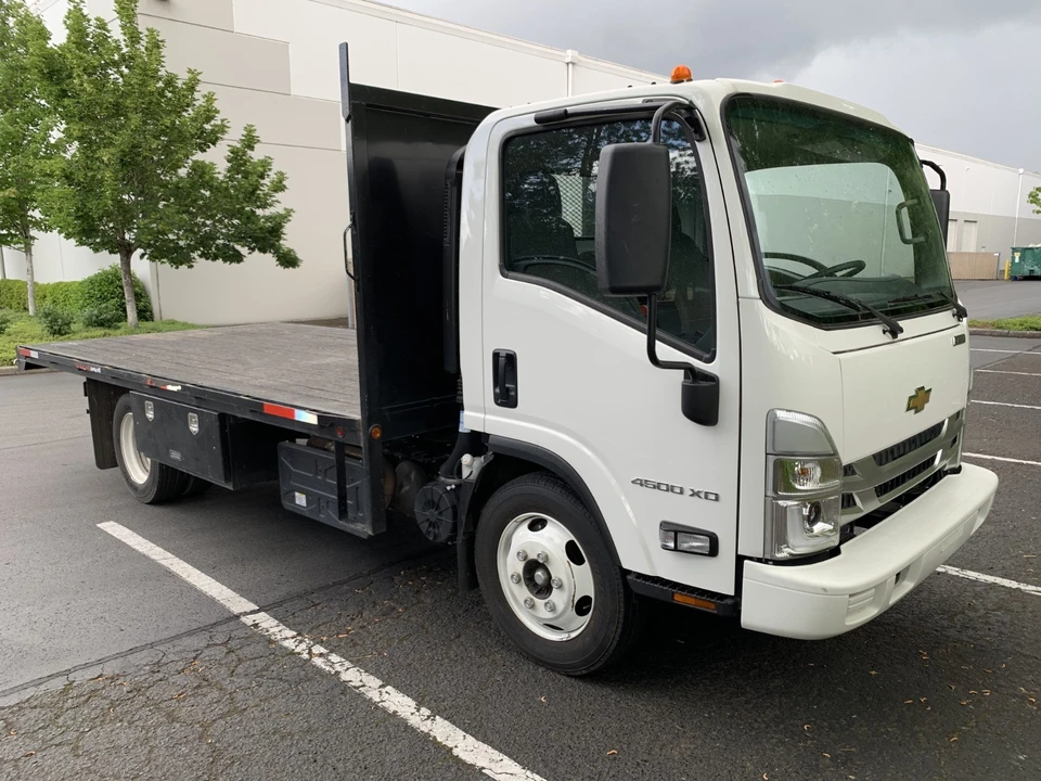 2024 Isuzu Elf - Image 3 of 25