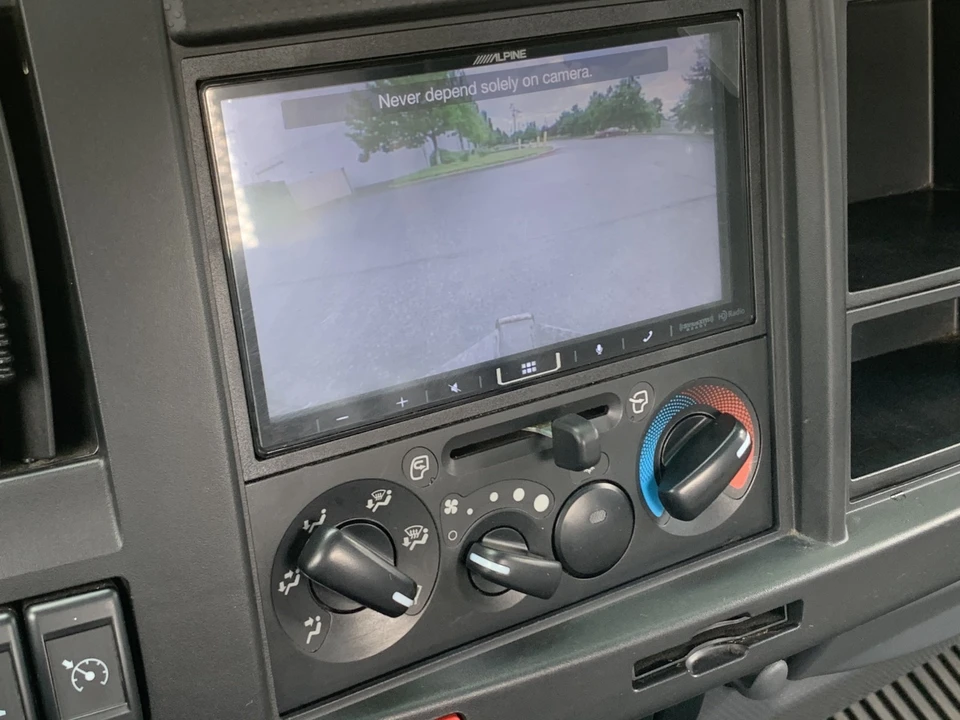 2024 Isuzu Elf - Image 22 of 25