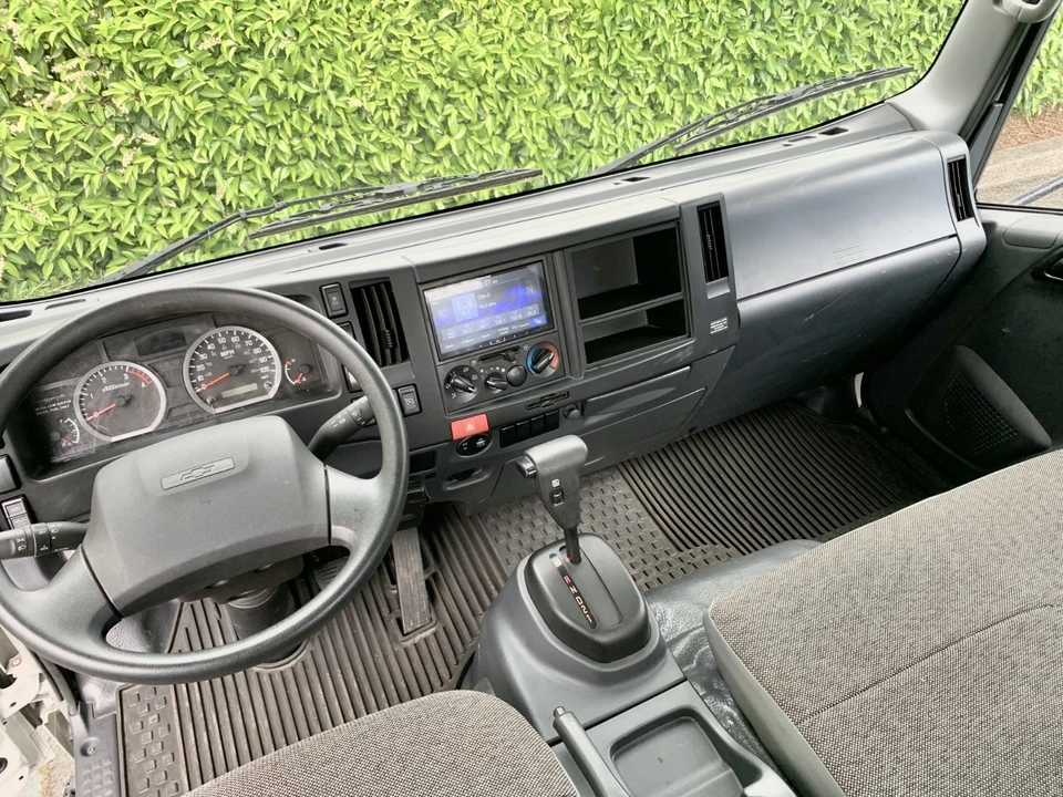 2024 Isuzu Elf - Image 20 of 25