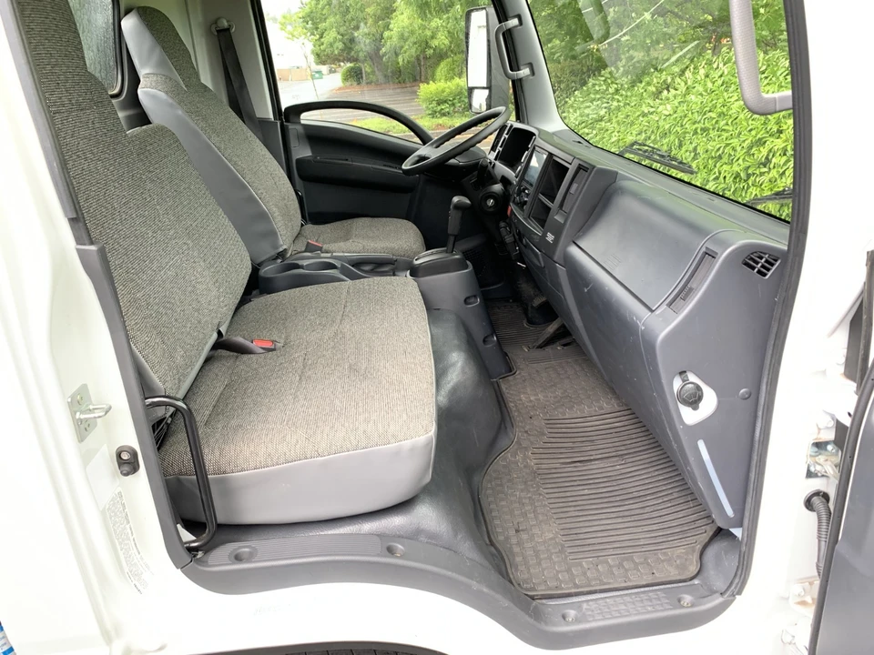 2024 Isuzu Elf - Image 18 of 25