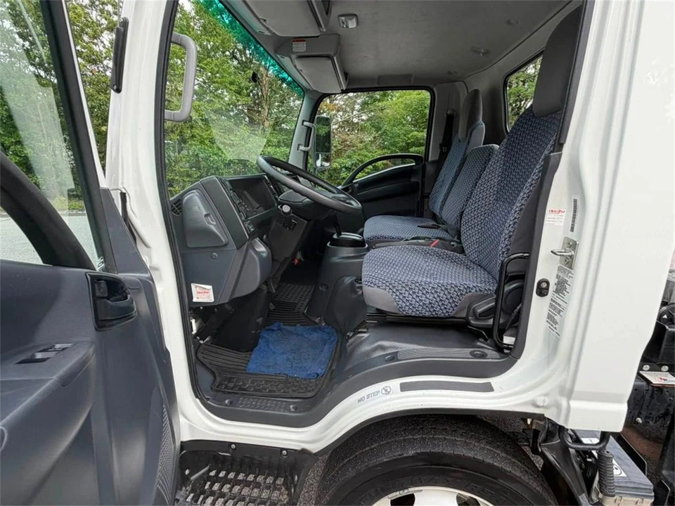 2024 Isuzu Elf - Image 16 of 23