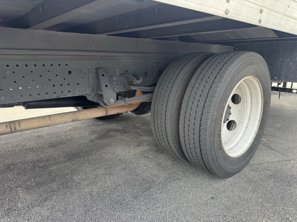 2024 Isuzu Elf - Image 12 of 15