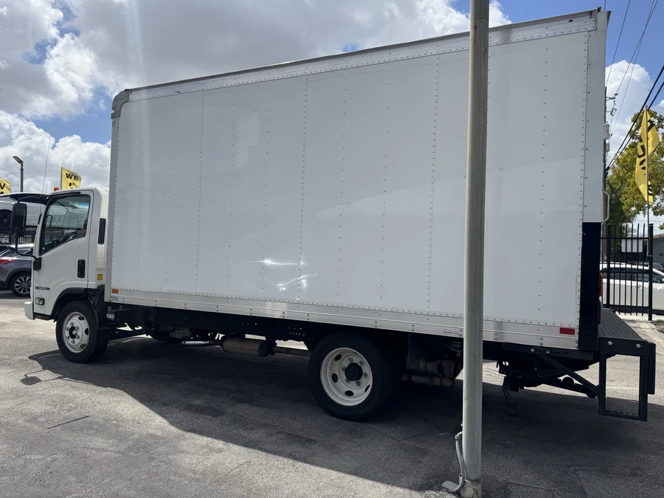 2024 Isuzu Elf - Image 4 of 15