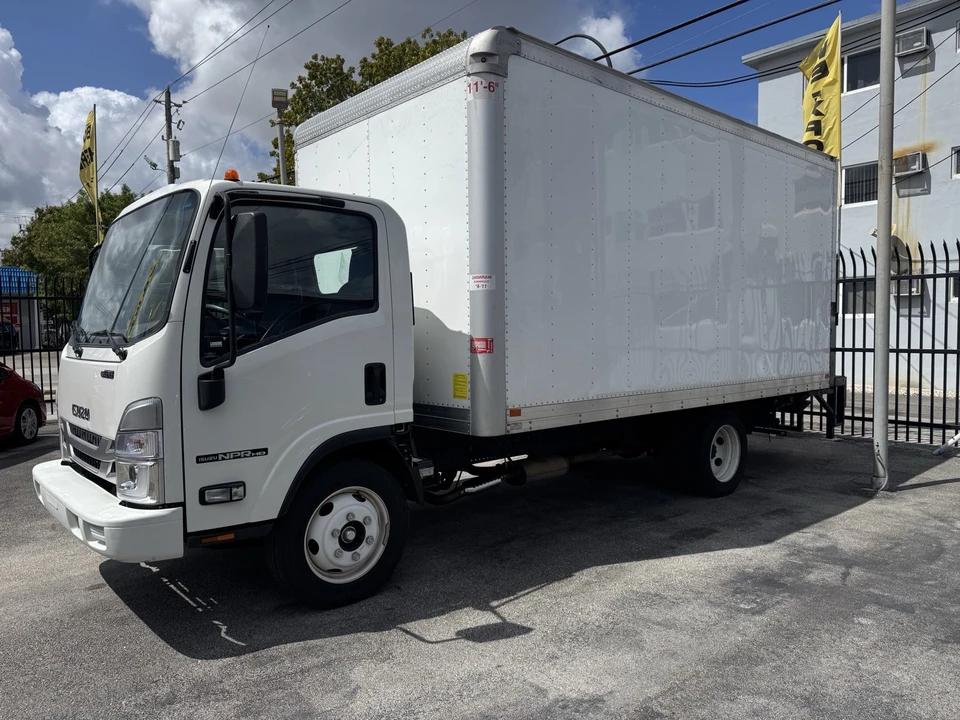 2024 Isuzu Elf - Image 3 of 15