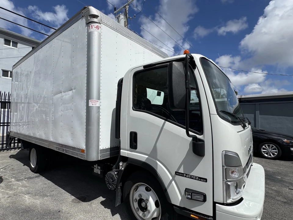 2024 Isuzu Elf - Image 6 of 15