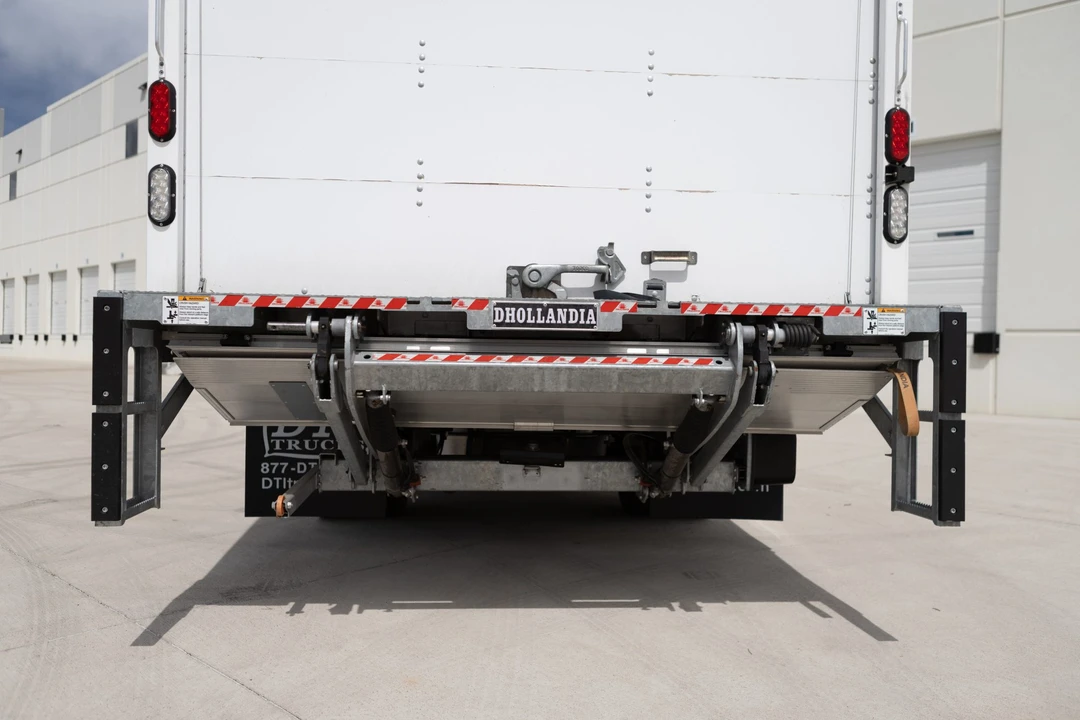 2024 Isuzu Elf - Image 27 of 31