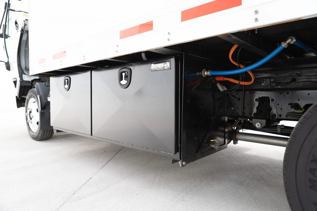 2024 Isuzu Elf - Image 23 of 31