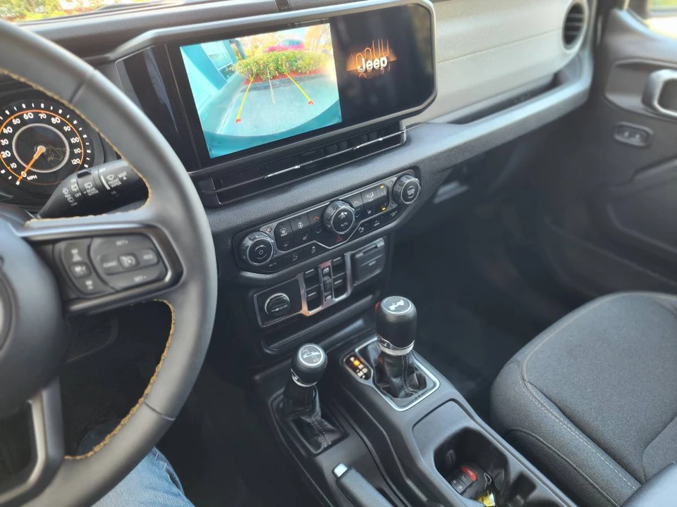 2024 Jeep JL Wrangler - Image 20 of 22