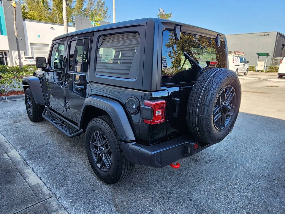 2024 Jeep JL Wrangler - Image 9 of 22