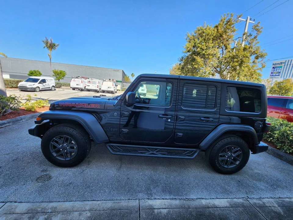 2024 Jeep JL Wrangler - Image 10 of 22