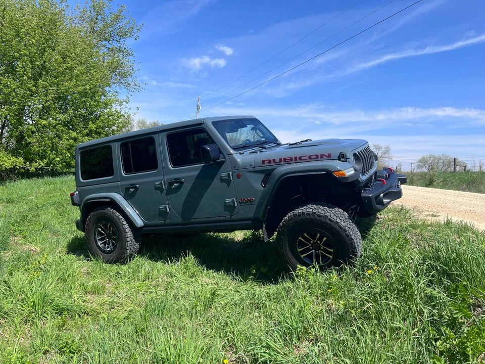 2024 Jeep JL Wrangler - Image 4 of 9