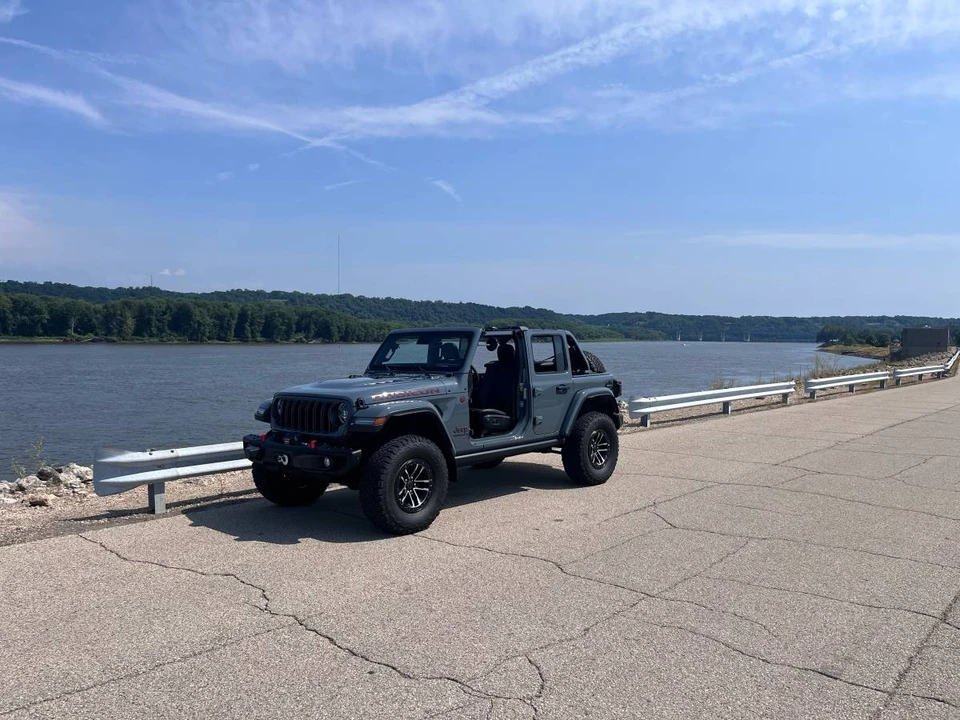 2024 Jeep JL Wrangler - Image 9 of 9