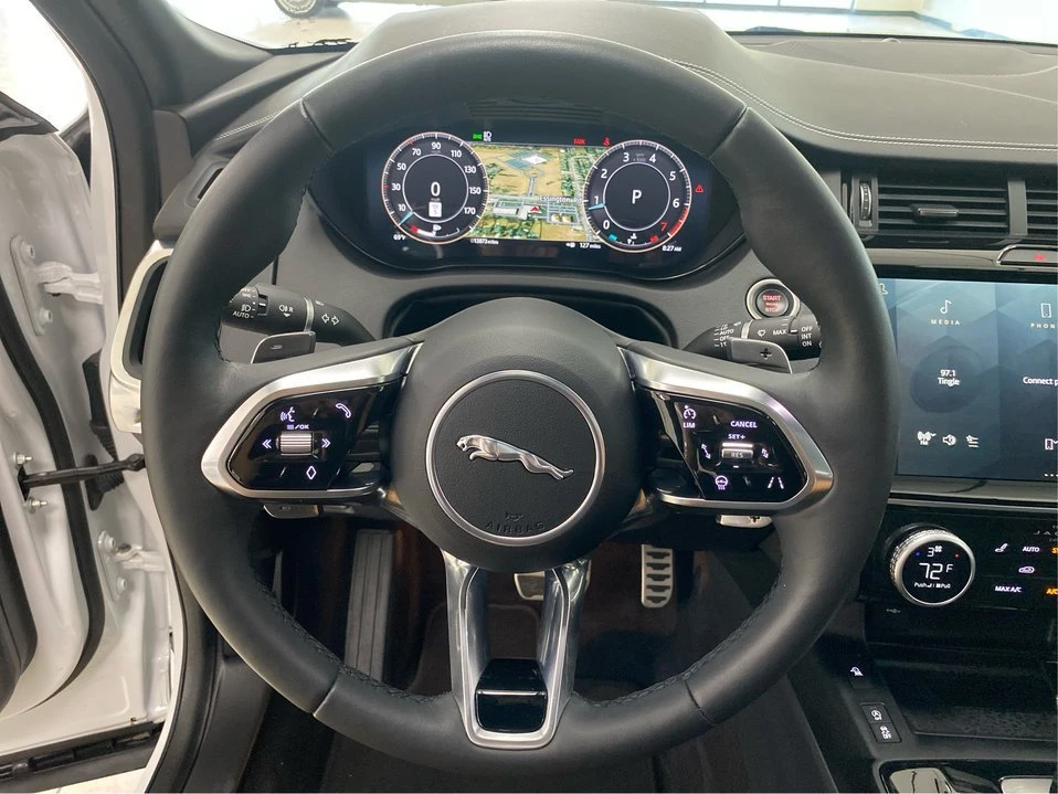 2024 Jaguar E-Pace - Image 17 of 20