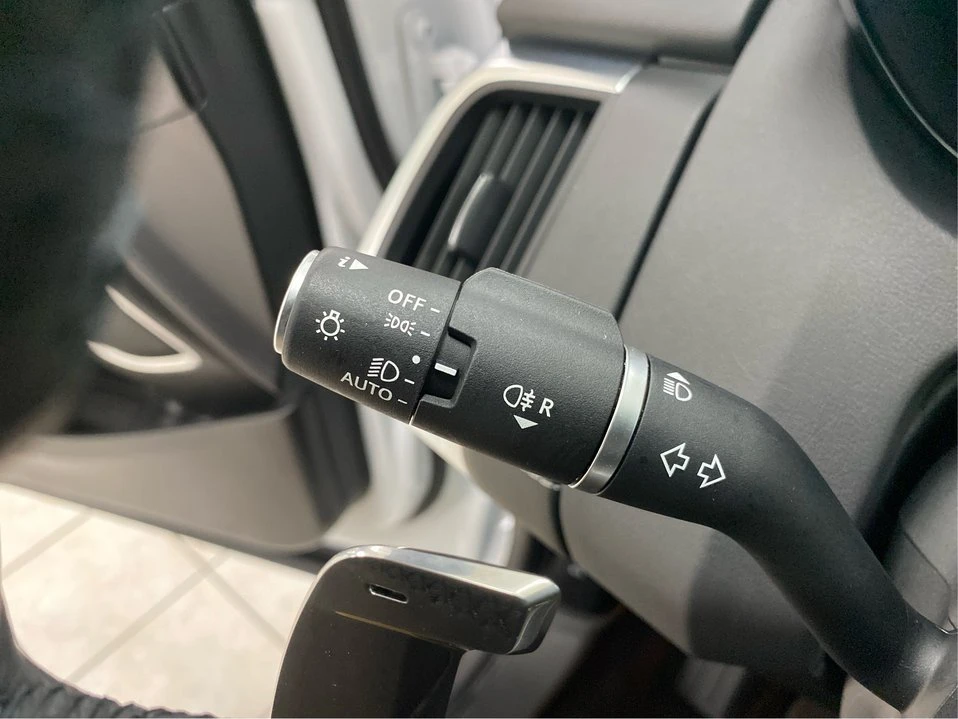 2024 Jaguar E-Pace - Image 18 of 20