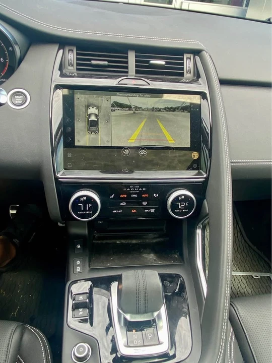 2024 Jaguar E-Pace - Image 8 of 9