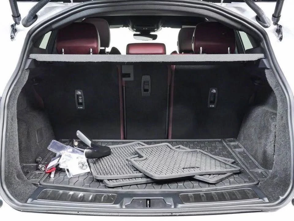 2024 Jaguar E-Pace - Image 14 of 15
