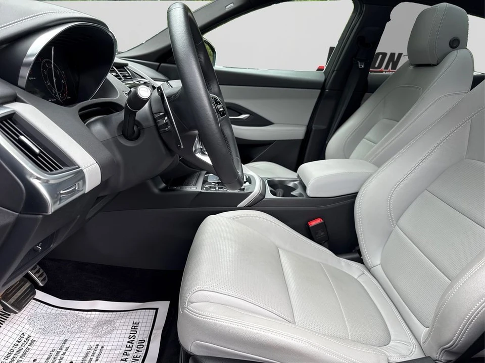2024 Jaguar E-Pace - Image 9 of 12