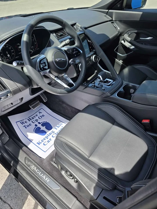 2024 Jaguar E-Pace - Image 10 of 18