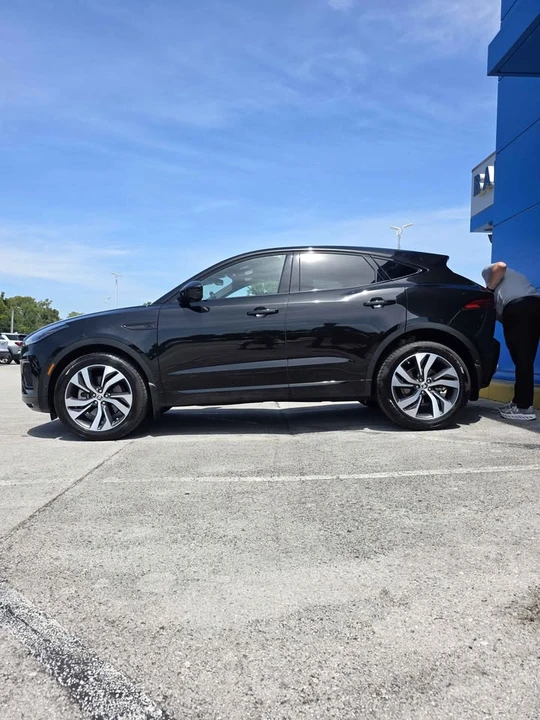 2024 Jaguar E-Pace - Image 4 of 18