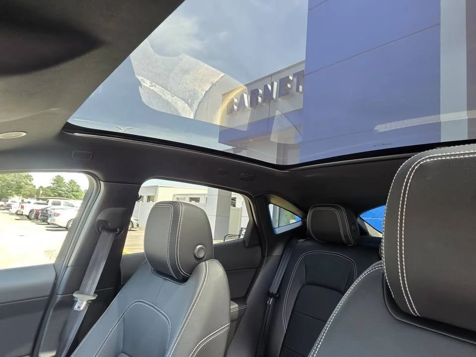 2024 Jaguar E-Pace - Image 15 of 15