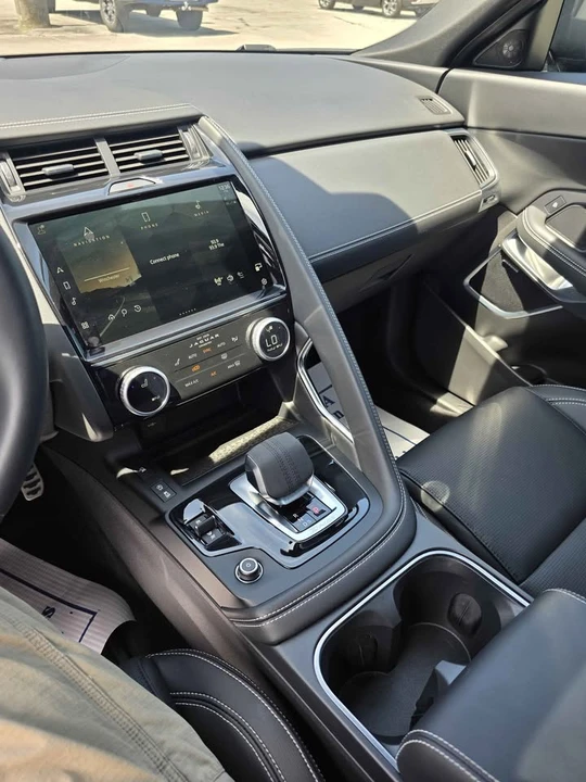 2024 Jaguar E-Pace - Image 13 of 18