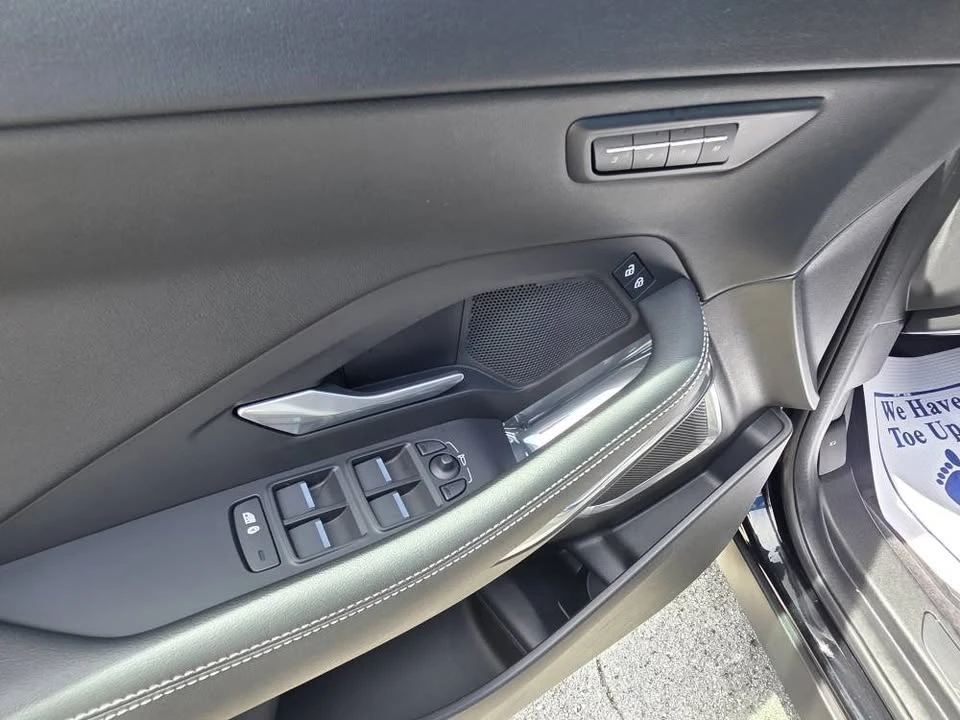 2024 Jaguar E-Pace - Image 7 of 15