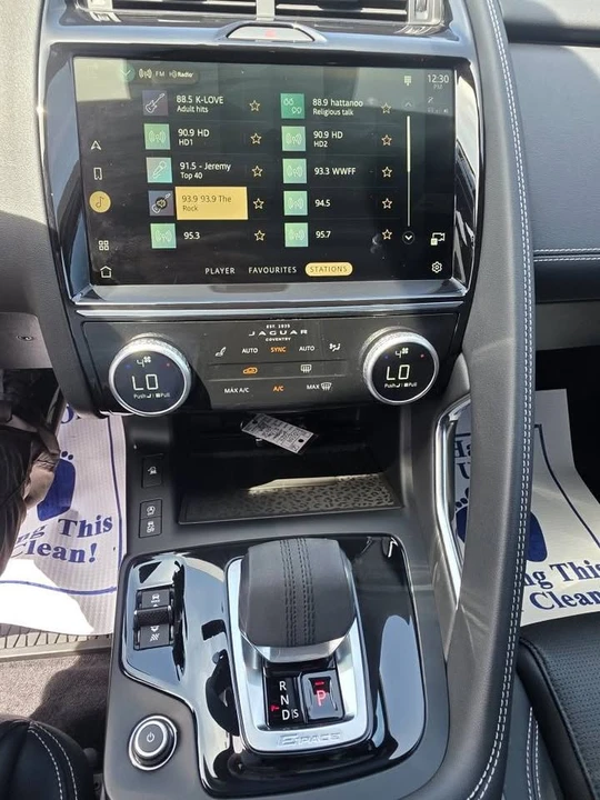 2024 Jaguar E-Pace - Image 12 of 15