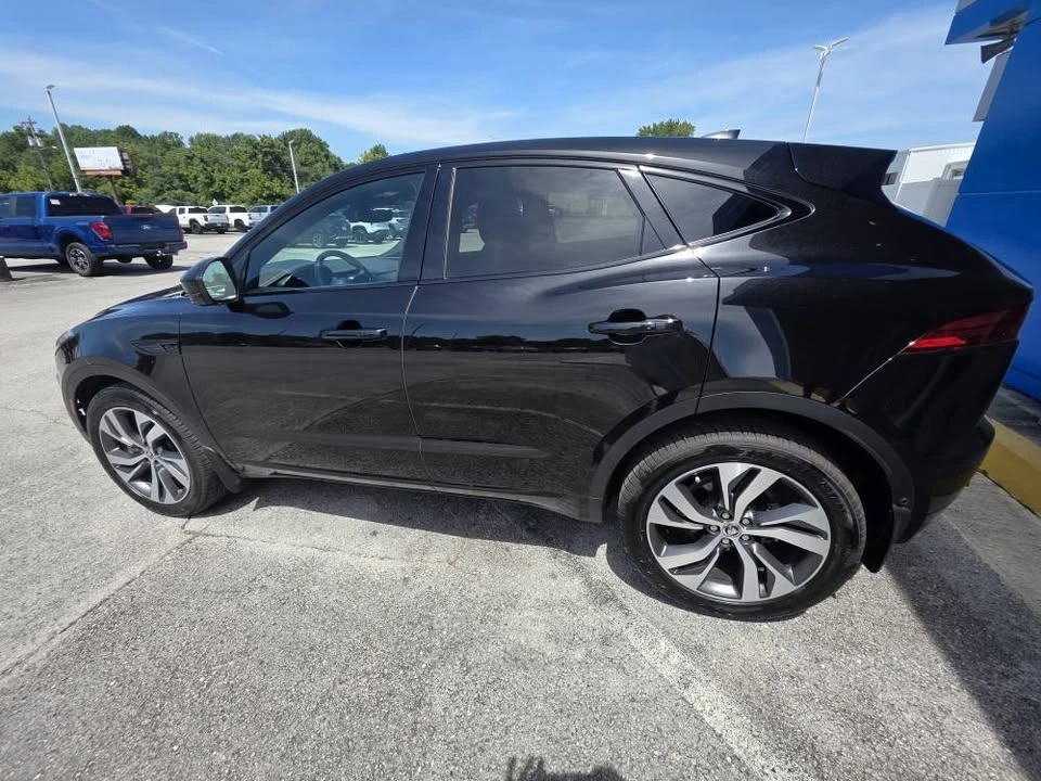 2024 Jaguar E-Pace - Image 2 of 15
