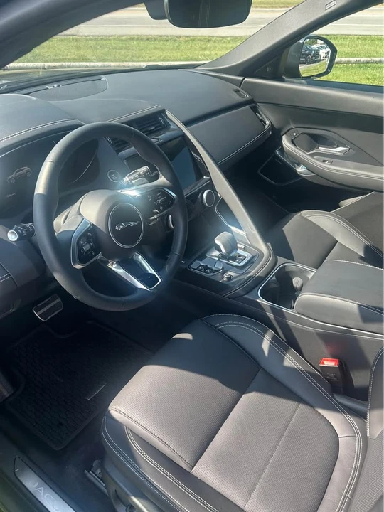 2024 Jaguar E-Pace - Image 7 of 16