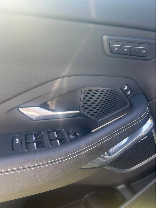 2024 Jaguar E-Pace - Image 8 of 16