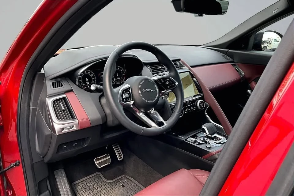 2024 Jaguar E-Pace - Image 7 of 12