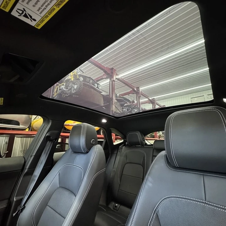 2024 Jaguar E-Pace - Image 14 of 17