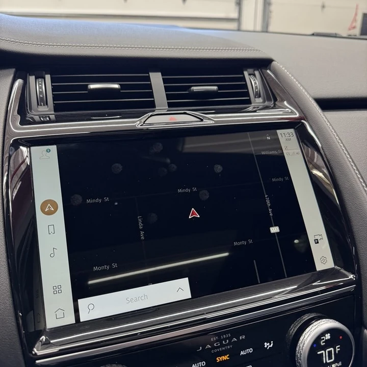 2024 Jaguar E-Pace - Image 12 of 17
