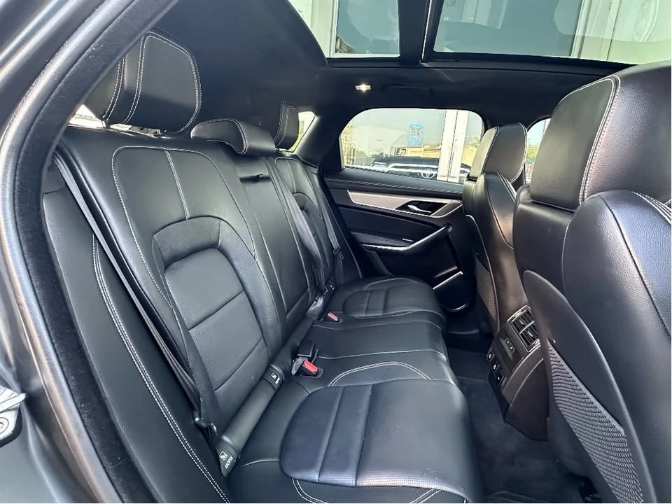 2024 Jaguar F-Pace - Image 19 of 20