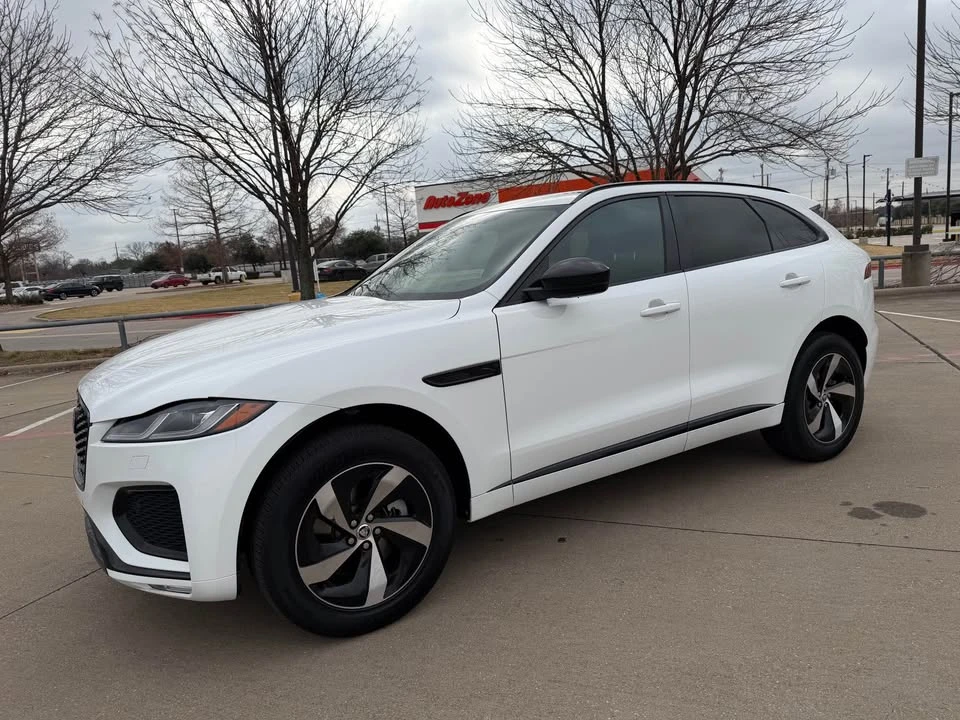 2024 Jaguar F-Pace - Image 2 of 15