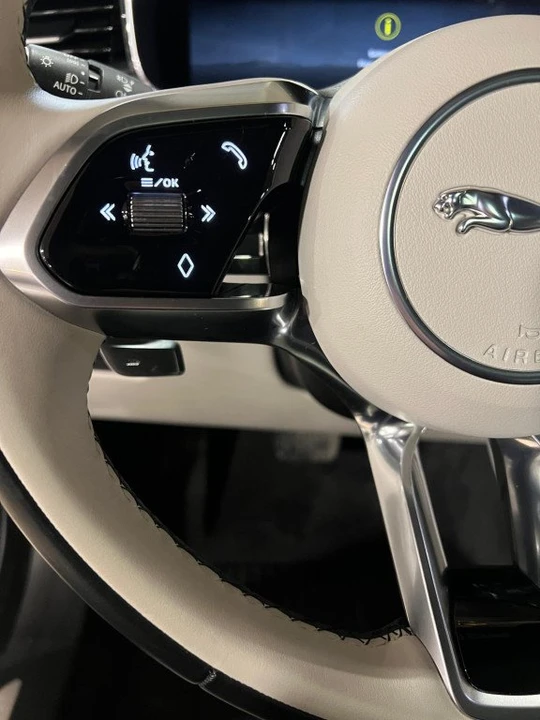 2024 Jaguar F-Pace - Image 16 of 19