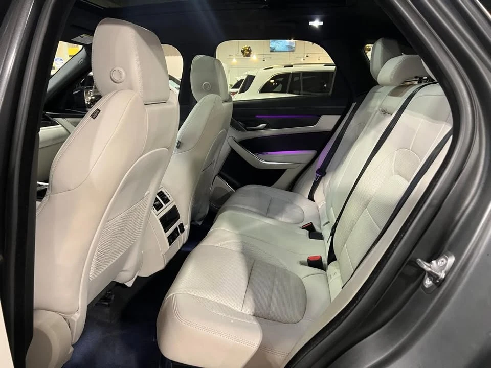 2024 Jaguar F-Pace - Image 12 of 19