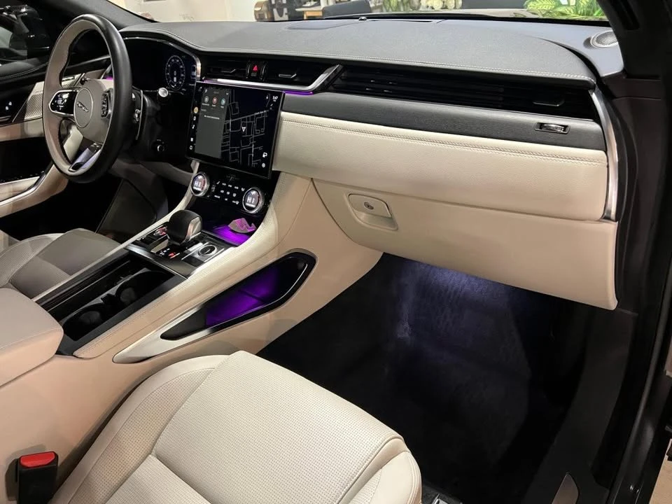 2024 Jaguar F-Pace - Image 10 of 19