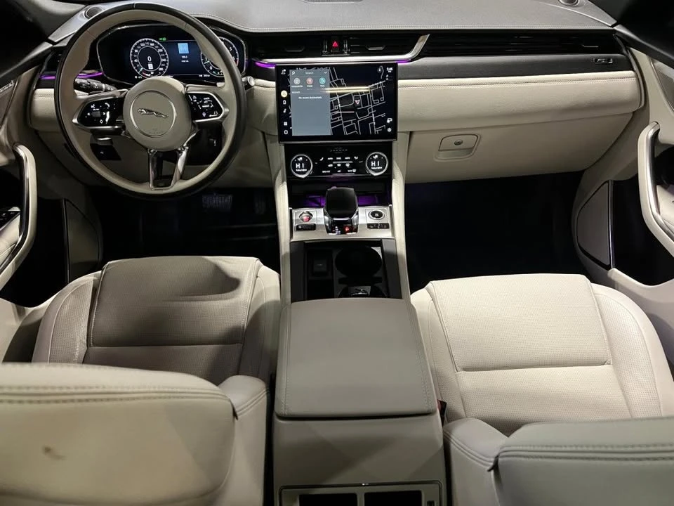 2024 Jaguar F-Pace - Image 7 of 19