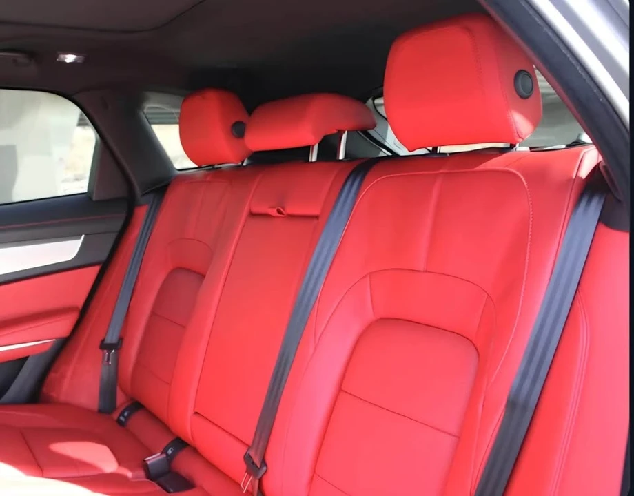 2024 Jaguar F-Pace - Image 5 of 12