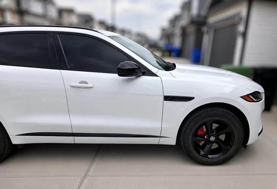 2024 Jaguar F-Pace - Image 2 of 12