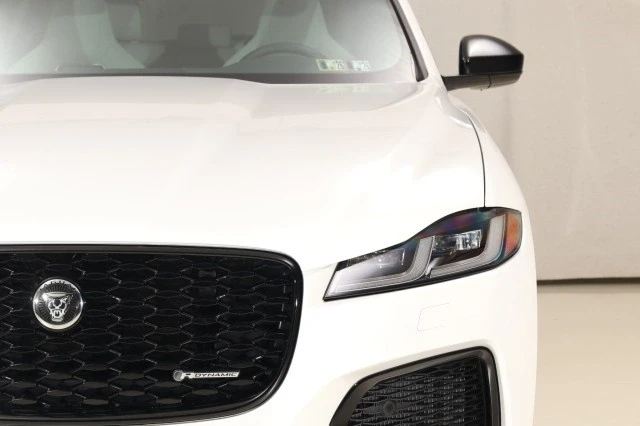 2024 Jaguar F-Pace - Image 9 of 21