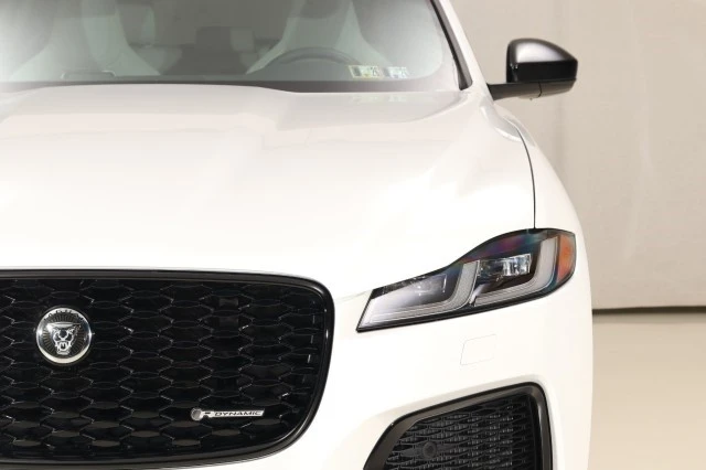 2024 Jaguar F-Pace - Image 9 of 21
