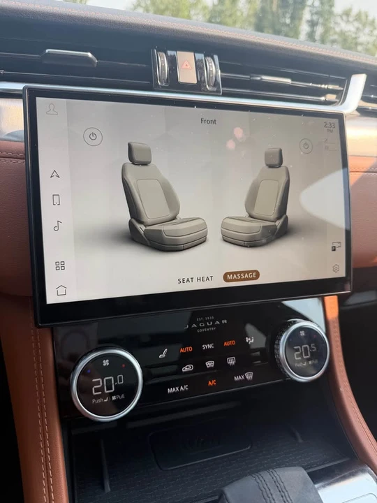 2024 Jaguar F-Pace - Image 10 of 11