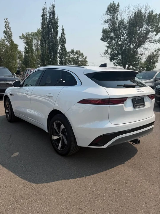2024 Jaguar F-Pace - Image 4 of 11