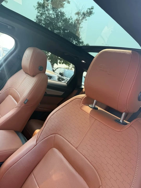 2024 Jaguar F-Pace - Image 7 of 11