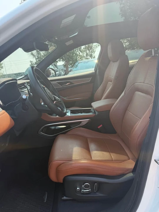 2024 Jaguar F-Pace - Image 6 of 11