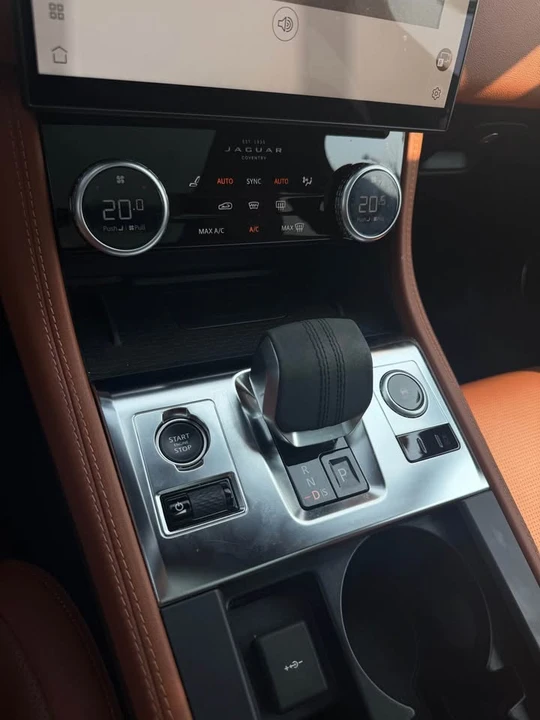 2024 Jaguar F-Pace - Image 11 of 11