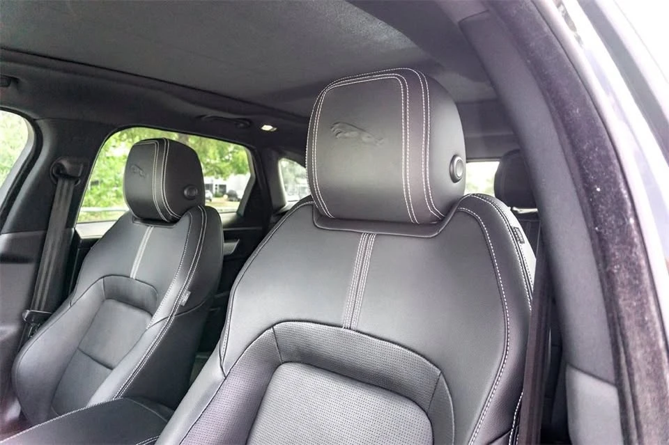 2024 Jaguar F-Pace - Image 3 of 8